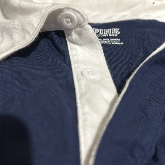 🎉 VS PINK TOP 🎉 - Picture 3 of 3